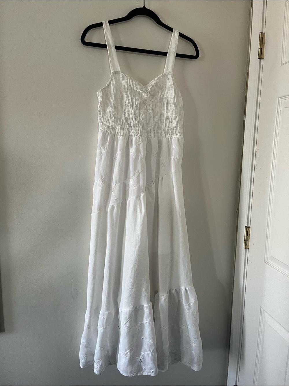 White Eyelet Smocked Tiered Maxi Dress Large Coastal Euro Summer Beach Resort